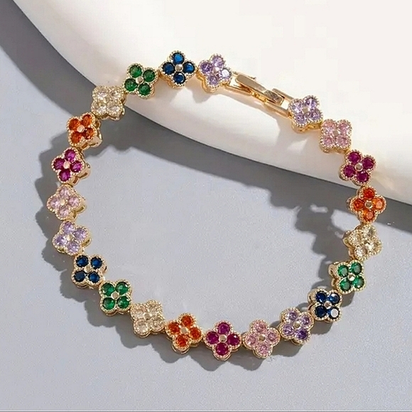 14k Gold Clover Motif Tennis Bracelet - Picture 2 of 10